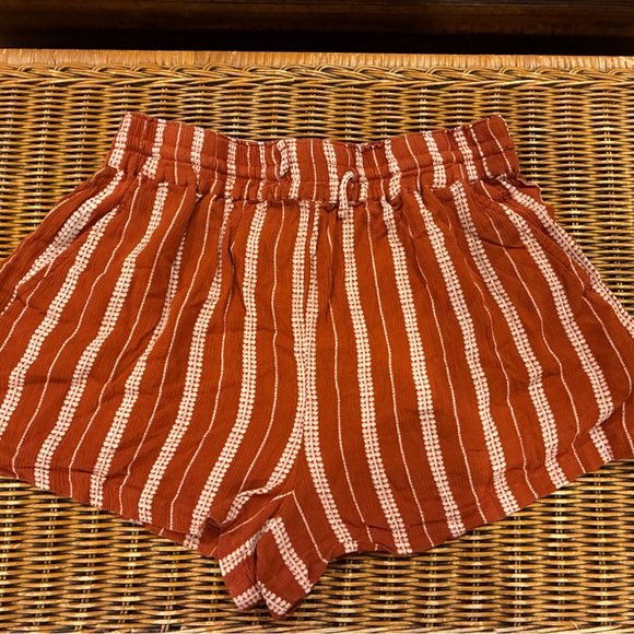 ⭐️3/$15⭐️Striped Brown Women's Shorts - Picture 1 of 5